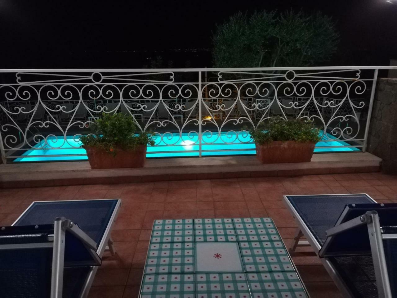 Hotel Dania Sorrent Exterior foto